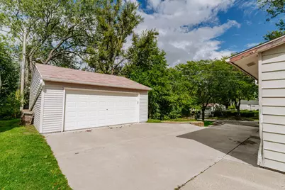 1376  Aldoro Dr, Waukesha, WI 53188 - Photo 29