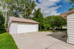 1376 Aldoro Dr, Waukesha, WI 53188 - Photo 29