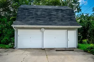 1020 College Ave, Racine, WI 53403 - Photo 3