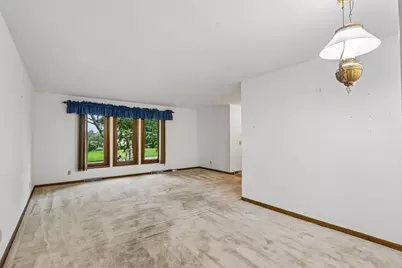 685  Oak Dr, Jefferson, WI 53549 - Photo 3