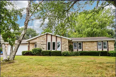 685  Oak Dr, Jefferson, WI 53549 - Photo 1