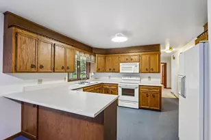 685 Oak Dr, Jefferson, WI 53549 - Photo 9