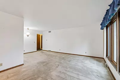 685  Oak Dr, Jefferson, WI 53549 - Photo 7