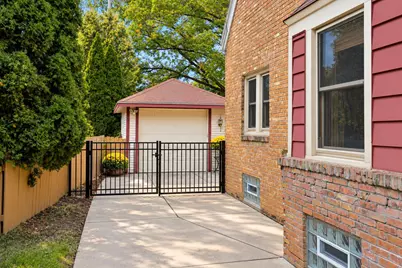 6602 W Hadley St, Milwaukee, WI 53210 - Photo 29