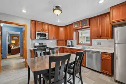 915 S 91st St, West Allis, WI 53214 - Photo 3