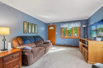 915 S 91st St, West Allis, WI 53214 - Photo 13