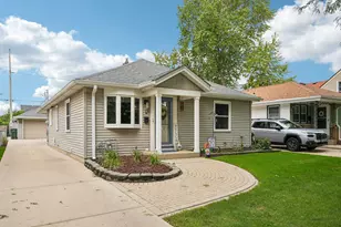 915 S 91st St, West Allis, WI 53214 - Photo 1