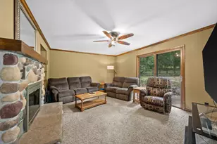 N10W27463 Rolling Ridge Ct, Pewaukee, WI 53188 - Photo 9