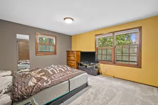 N10W27463 Rolling Ridge Ct, Pewaukee, WI 53188 - Photo 13