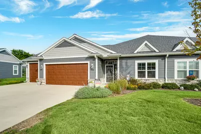 135  Phantom Lake Ct, Mukwonago, WI 53149 - Photo 1