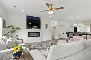 135 Phantom Lk Ct, Mukwonago, WI 53149 - Photo 11