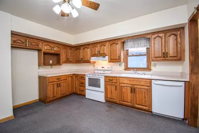3010 S 96th St, West Allis, WI 53227 - Photo 9