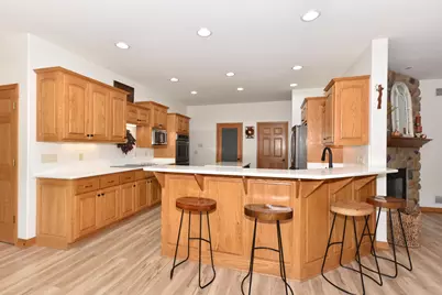 3006  Old Oak Rd, Hartford, WI 53027 - Photo 9