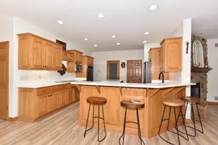 3006 Old Oak Rd, Hartford, WI 53027 - Photo 9