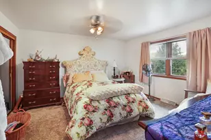 399 Willow Grove Dr, Pewaukee, WI 53072 - Photo 9
