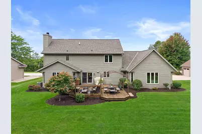 W163N7576  Tamarack Trl, Menomonee Falls, WI 53051 - Photo 3