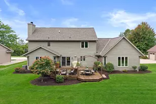 W163N7576 Tamarack Trail, Menomonee Falls, WI 53051 - Photo 3