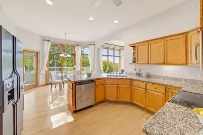 2135  Deer Path, Waukesha, WI 53189 - Photo 11