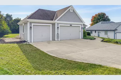2135  Deer Path, Waukesha, WI 53189 - Photo 3