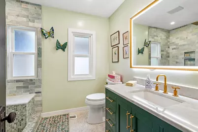 1952 N Warren Ave, Milwaukee, WI 53202 - Photo 17
