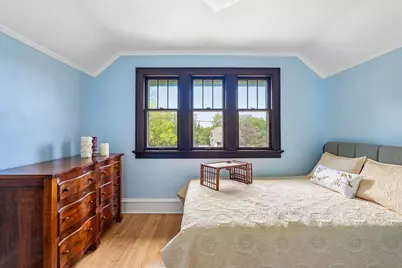 1952 N Warren Ave, Milwaukee, WI 53202 - Photo 29