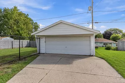 2844 S 67th St, Milwaukee, WI 53219 - Photo 31