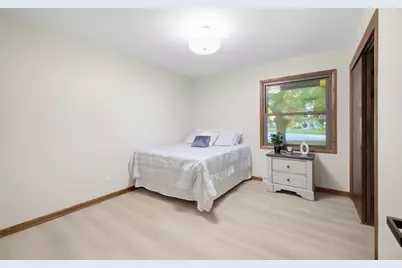 9115 N Deer Ct, Brown Deer, WI 53223 - Photo 17