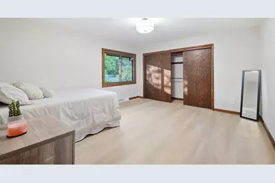 9115 N Deer Ct, Brown Deer, WI 53223 - Photo 13