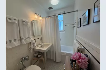 925 E Wells St #822, Milwaukee, WI 53202 - Photo 15