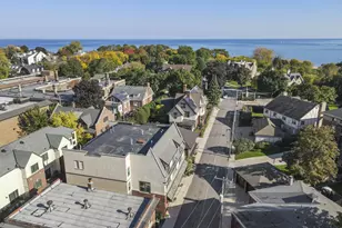 2010 E Windsor Pl, Milwaukee, WI 53202 - Photo 7