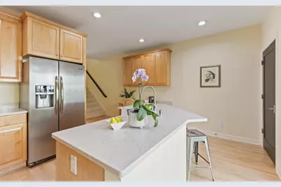 2010 E Windsor Pl #A, Milwaukee, WI 53202 - Photo 25