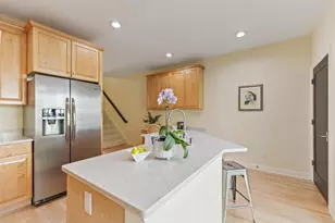 2010 E Windsor Pl, Milwaukee, WI 53202 - Photo 25
