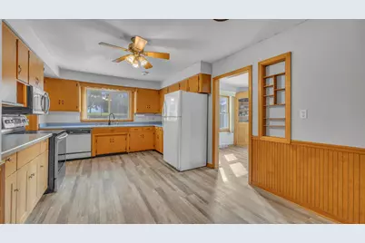 224 S 2nd St, Cedar Grove, WI 53013 - Photo 5