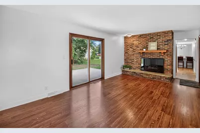 21300  Astolat Dr, Brookfield, WI 53045 - Photo 17
