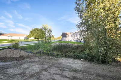 509  Emerald Pt Pt #16, Kewaskum, WI 53040 - Photo 13