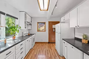 2715 N Humboldt Blvd, Milwaukee, WI 53212 - Photo 11