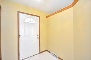 2844 Apache Pass, Waukesha, WI 53188 - Photo 5