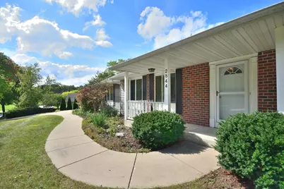 2844  Apache Pass, Waukesha, WI 53188 - Photo 3