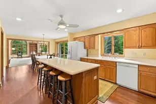 N26W30851 Golf Hills Dr, Delafield, WI 53072 - Photo 9