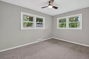 2320 51st St, Kenosha, WI 53140 - Photo 9
