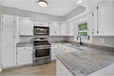 2320  51st St, Kenosha, WI 53140 - Photo 5