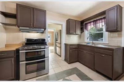 8425 W Mitchell St, West Allis, WI 53214 - Photo 7