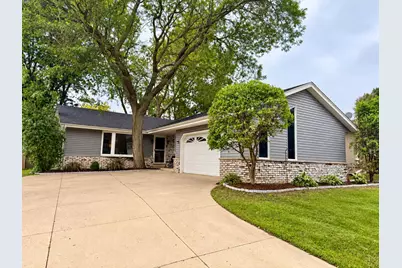 4613  87th Pl, Kenosha, WI 53142 - Photo 1