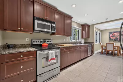6717 N Holly Ct, Fox Point, WI 53217 - Photo 11