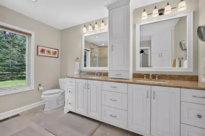 6717 N Holly Ct, Fox Point, WI 53217 - Photo 21