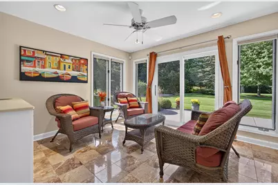 6717 N Holly Ct, Fox Point, WI 53217 - Photo 23