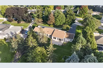 6717 N Holly Ct, Fox Point, WI 53217 - Photo 45
