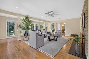 6717 N Holly Ct, Fox Point, WI 53217 - Photo 5