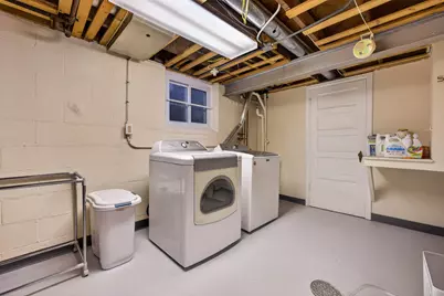 6717 N Holly Ct, Fox Point, WI 53217 - Photo 27