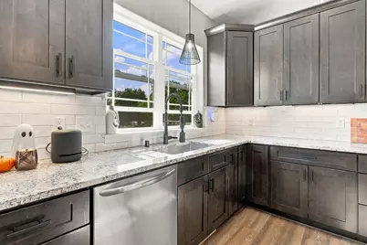 N120W20255  Dolores Ct, Germantown, WI 53022 - Photo 13